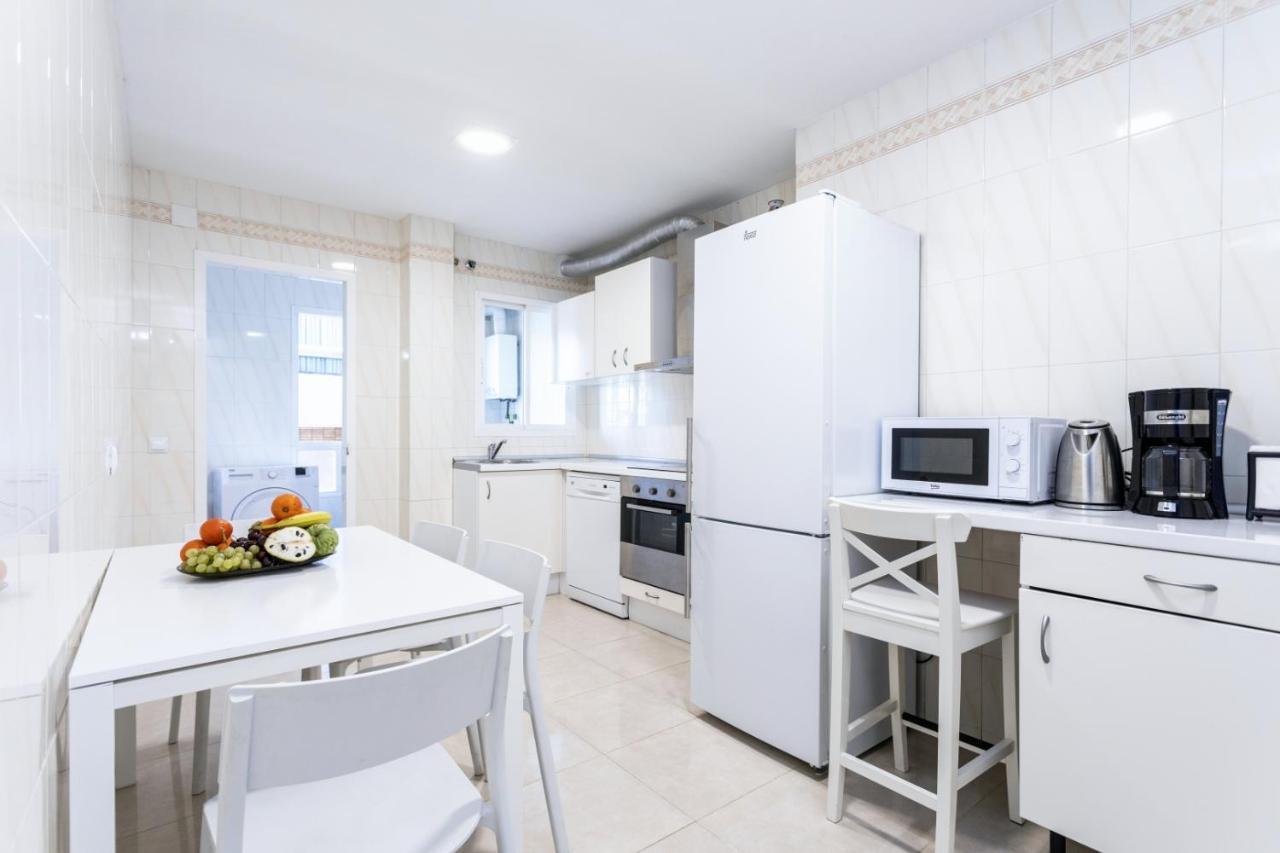 Rentcostadelsol Malagueta Arenal Малага Екстер'єр фото